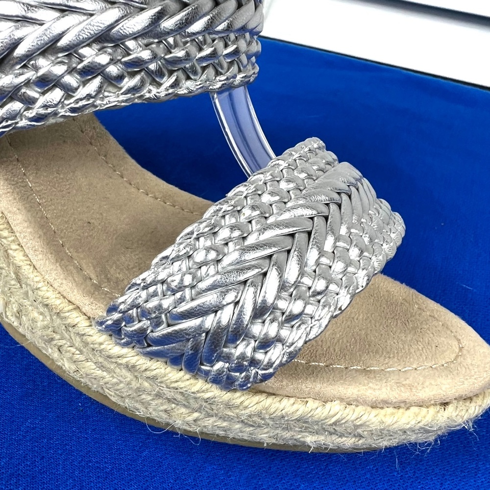 🚫SOLD! NWOT |•APOSTROPHE•| Metallic Silver Espadrille 'Audrey' Sandal - Picture 5 of 11